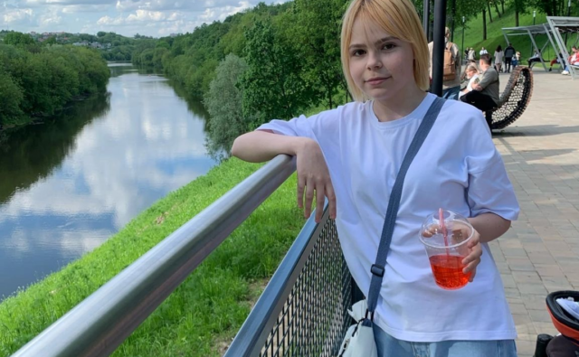 Thumbnail для -  Александра Сучкова, 13 лет, ангиосаркома печени, необходимо купить корсет Шено