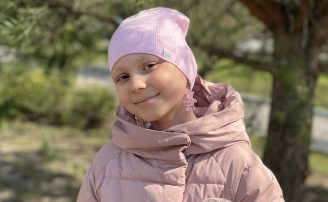 Thumbnail для -  Ева Евсеева, 10 лет, остеосаркома. Необходимо купить препарат Вифенд